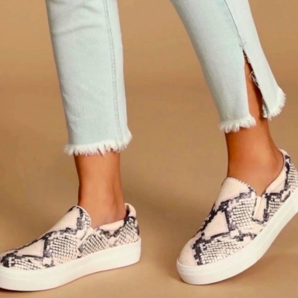 Steve Madden Safary Snakeskin Textured Slip On Sneakers